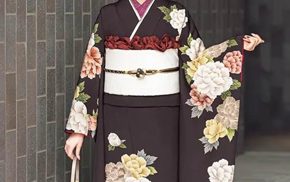 振袖に合わせる「帯」のトレンド 単色系のシンプルな帯