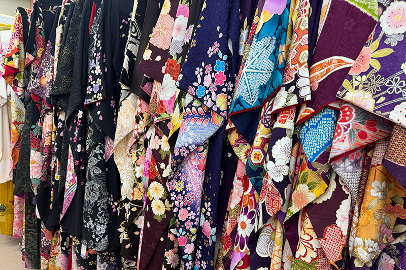 成人式が終わって戻ってきた人気のレンタル振袖