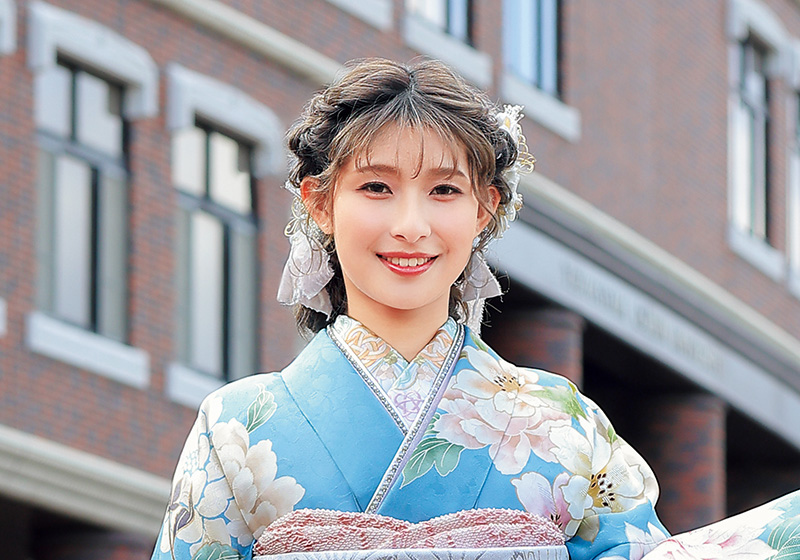 トレンドは襟元にあり！顔まわりを彩る襟元アイテム