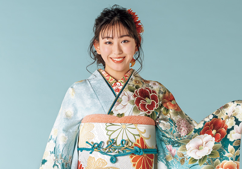 カラフルな刺繍入り半襟で華やかに