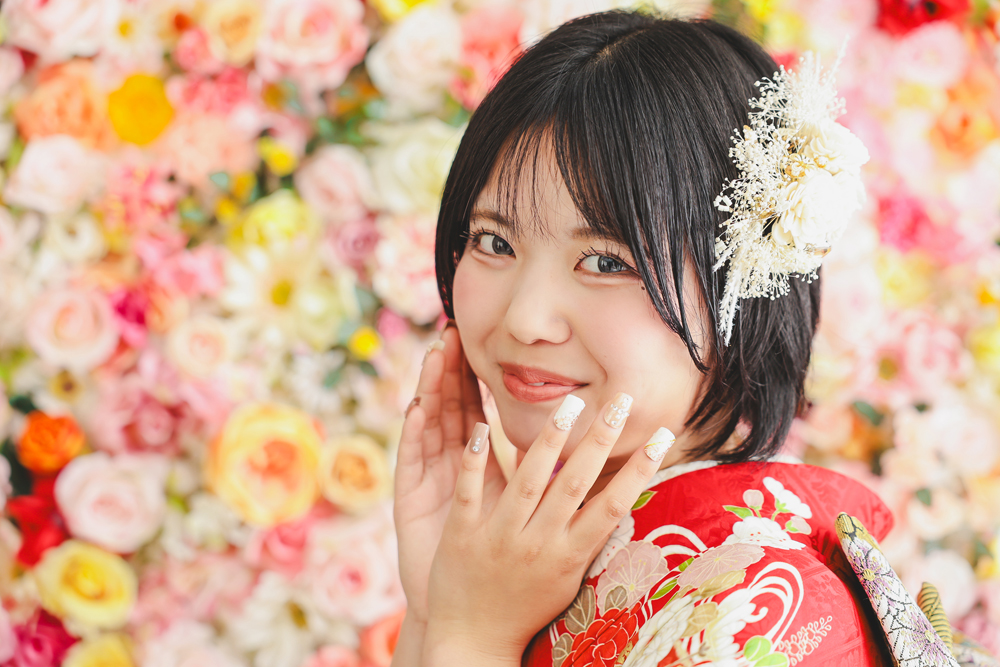 赤い振袖を着たお嬢様