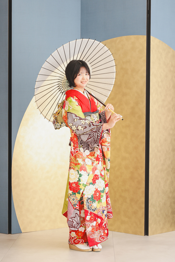 【最新振袖トレンド】今年注目の人気カラー&自分にぴったりの一着を見つけるコツ【成人振袖】